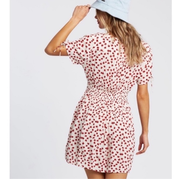 NWT Billabong Twist Twirl Button Down Short Sleeve Floral Dress - Picture 2 of 12